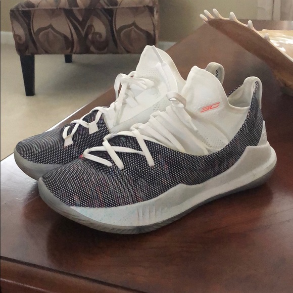 under armour curry 5 grade school